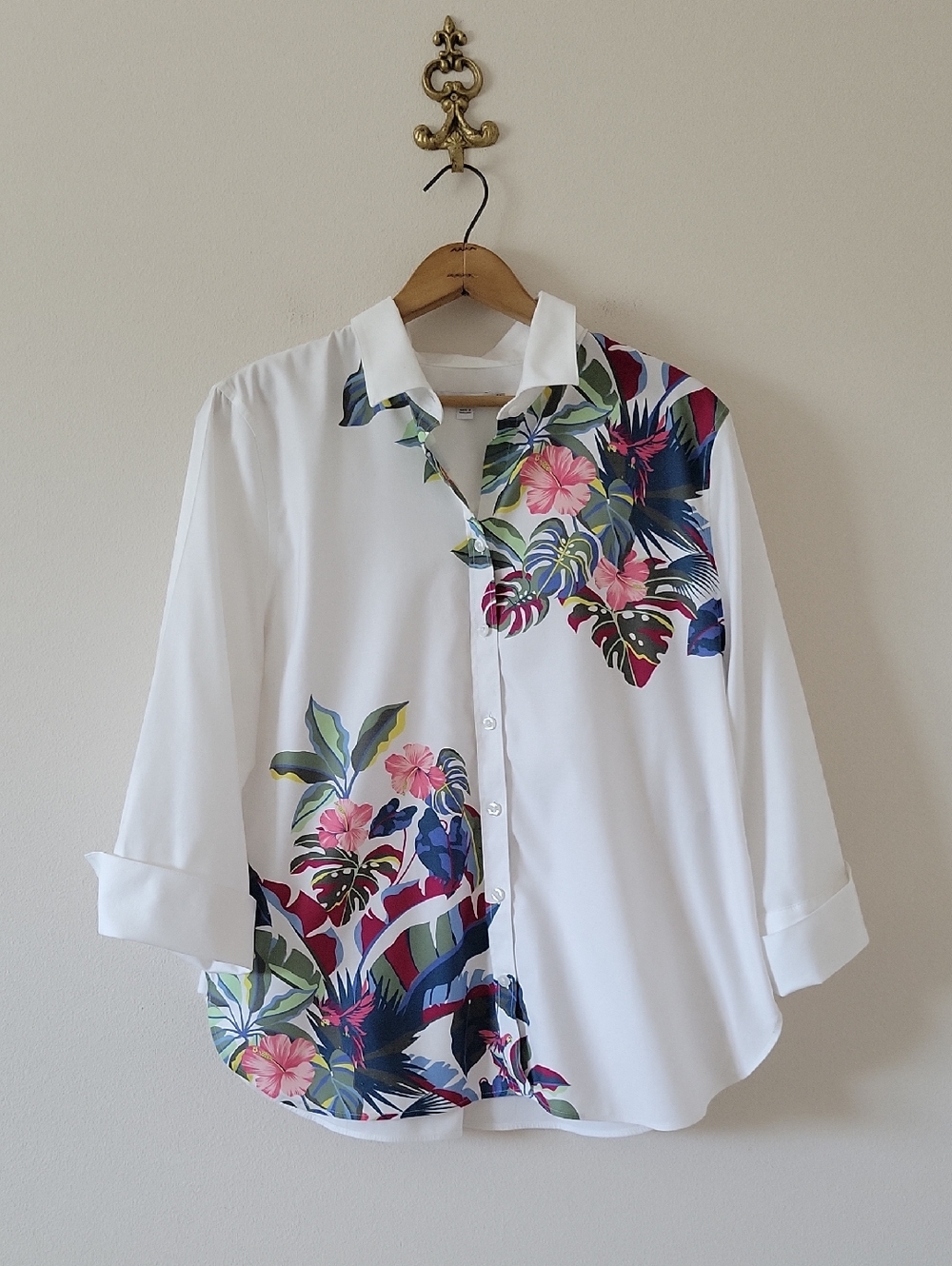 Chico's White Asymmetrical Floral Print 3/4 Sleeve Button Down Shirt Size 14/L